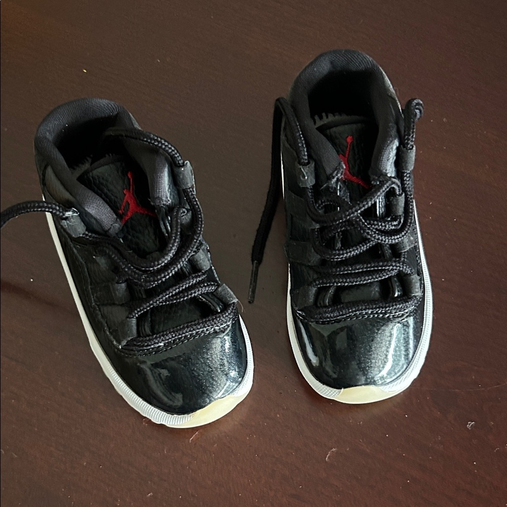 Jordan Kids Black and Red Sneakers